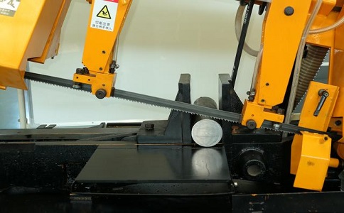 浩口镇数控带锯床自动送料精度会出现偏差吗？